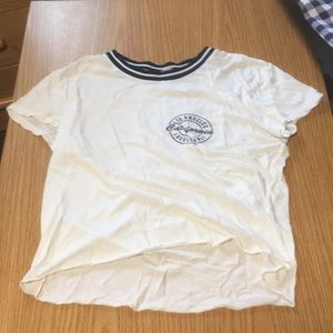 Trendy cropped whit shirt with navy blue border